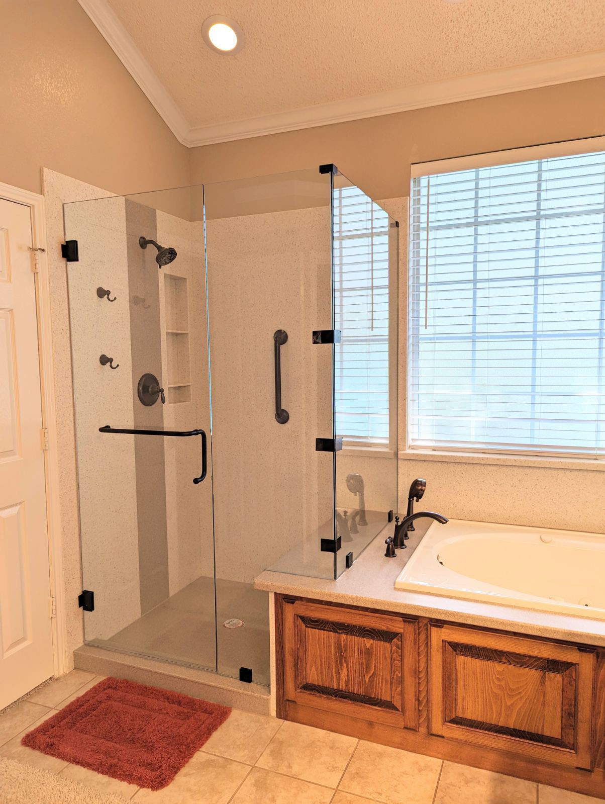 Custom Solid Surface Showers: A Modern Take on Bathroom Design